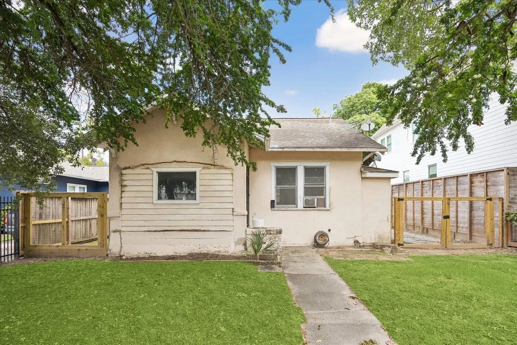 705 Ridge Street, Houston