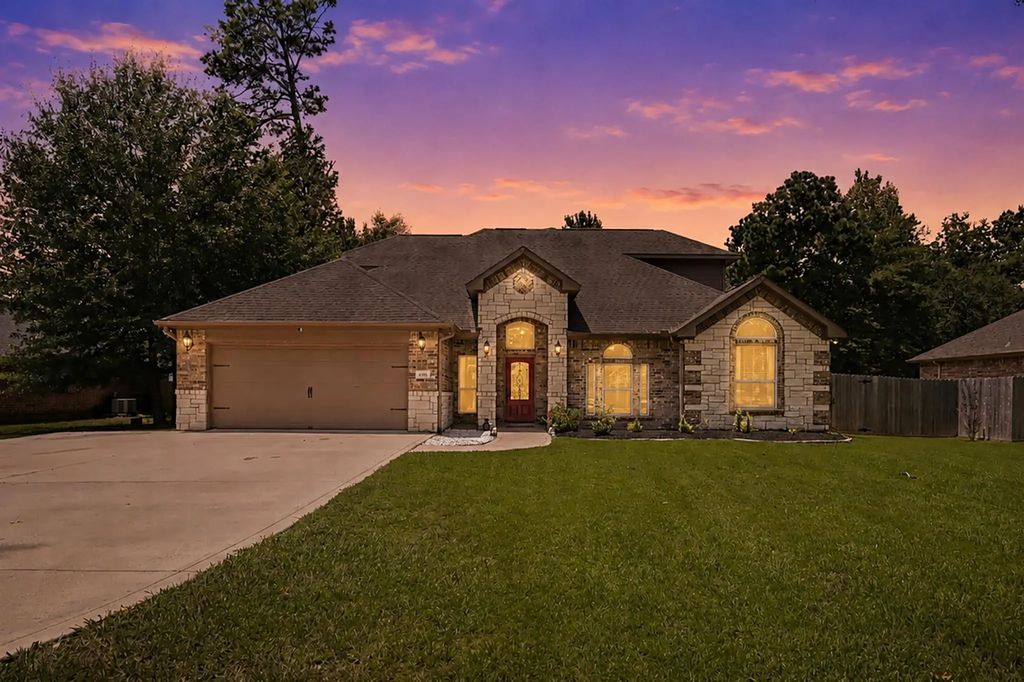 615 Weisinger Drive, Magnolia