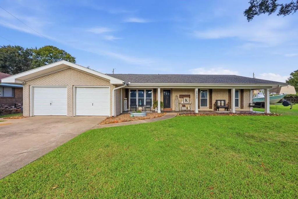 2800 Upton Drive, Port Arthur
