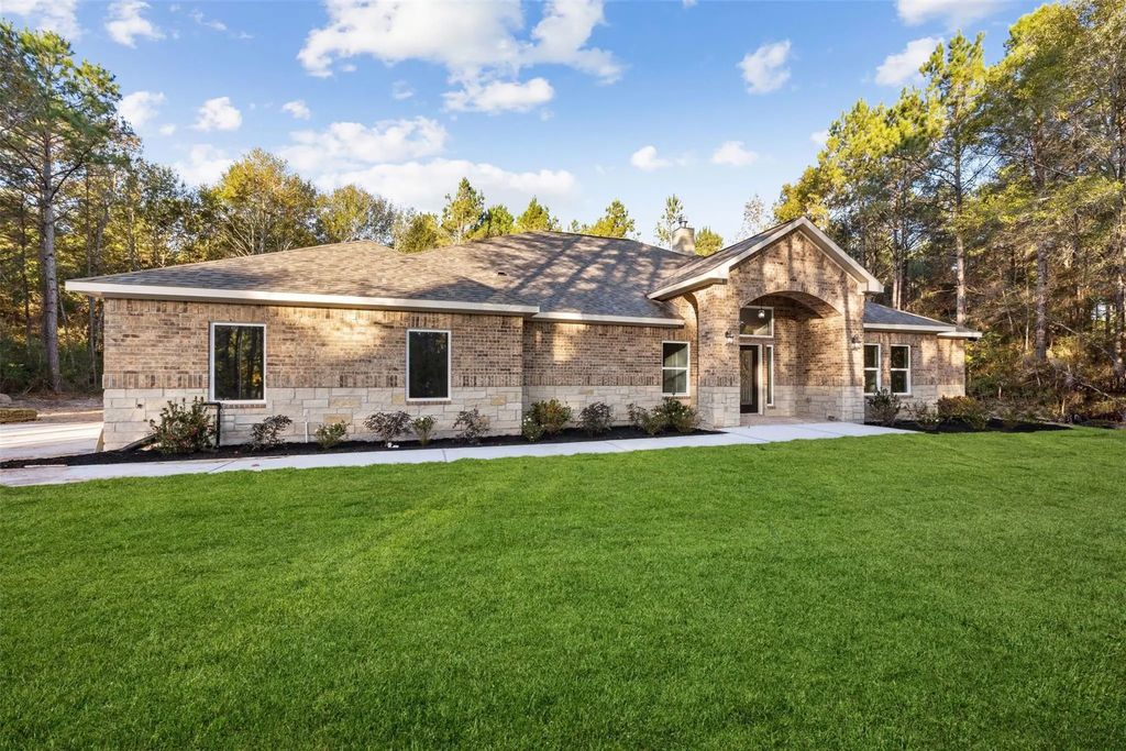 105 Wood Forest Lane, Huntsville