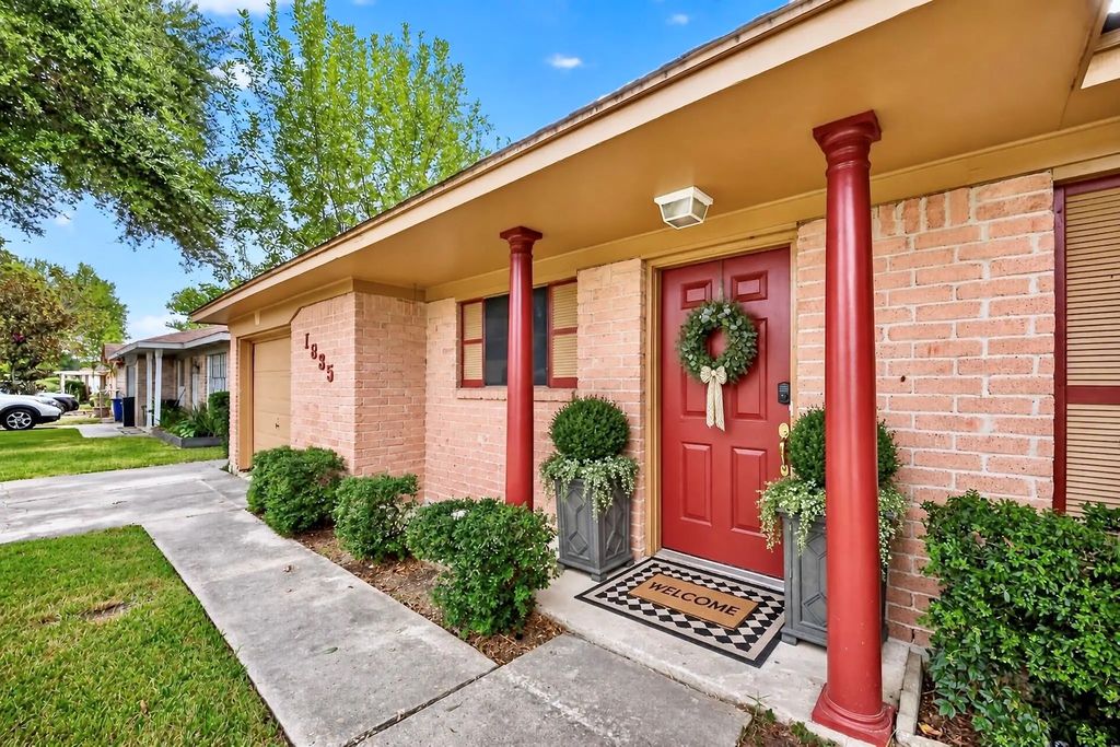 1835 Wren Drive, League City