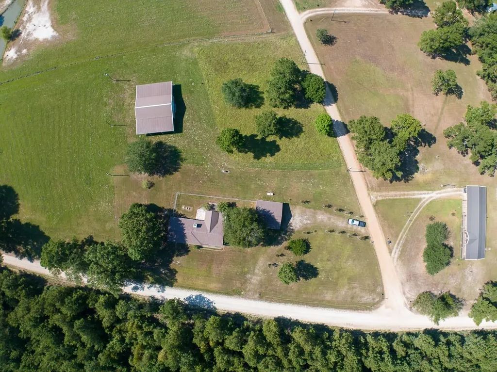 3308 County Road 4505, Crockett