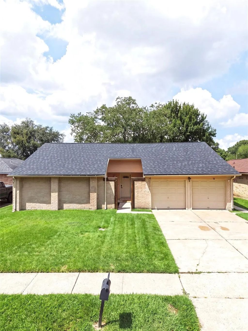 10015 Rustic Rock Road, La Porte
