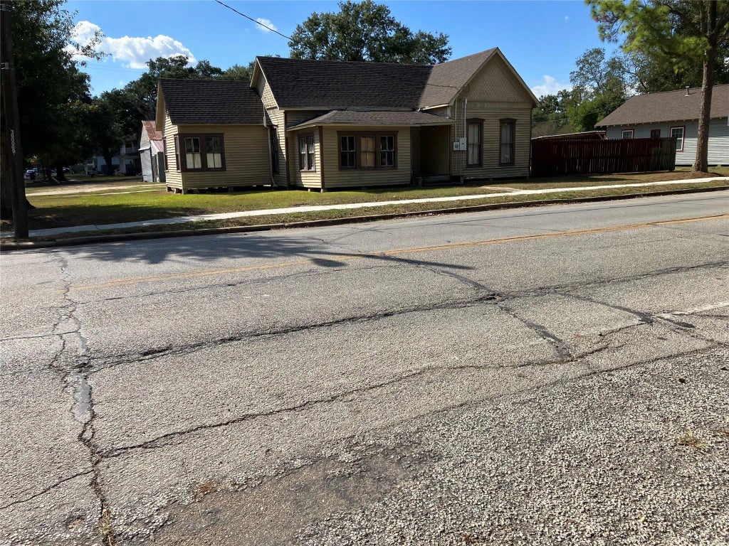 312 S Mechanic Street, El Campo