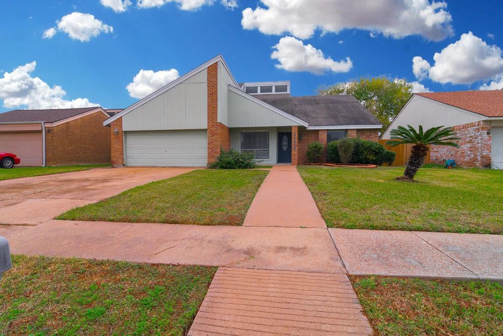 1122 New Tree Lane, Missouri City