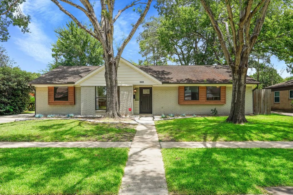 5522 Braesvalley Drive, Houston