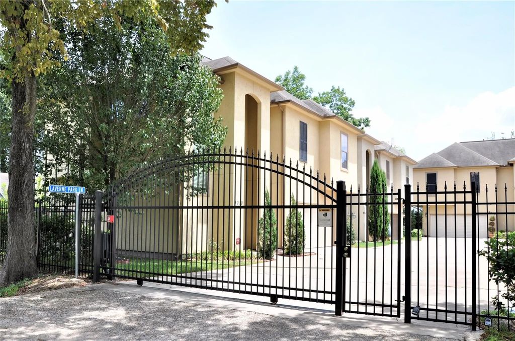 9010 Laverne Park Lane, Houston
