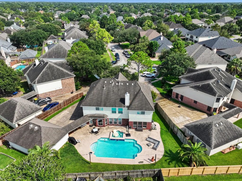 1413 Pineash Court, Pearland
