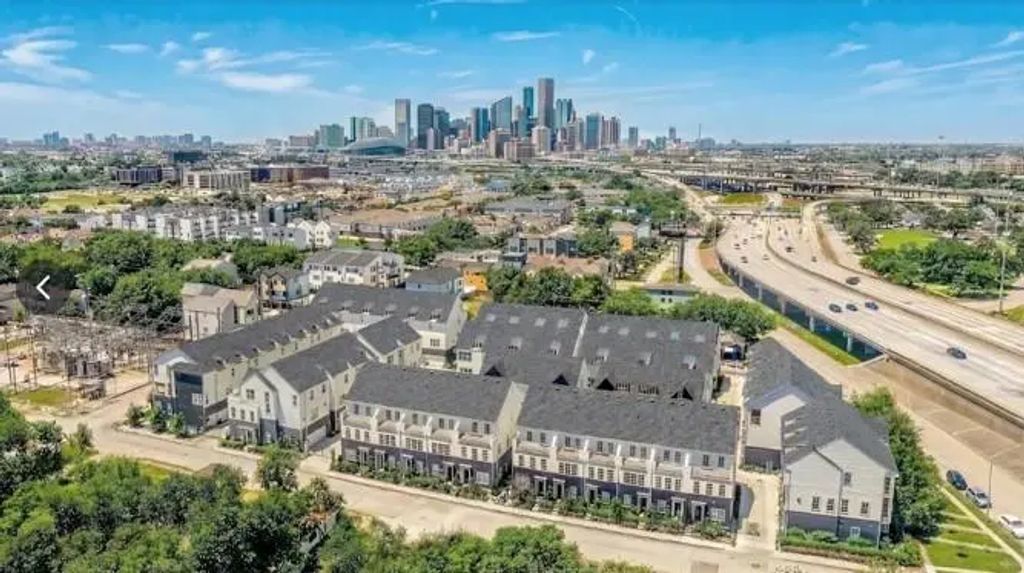 739 Bringhurst Street, Houston
