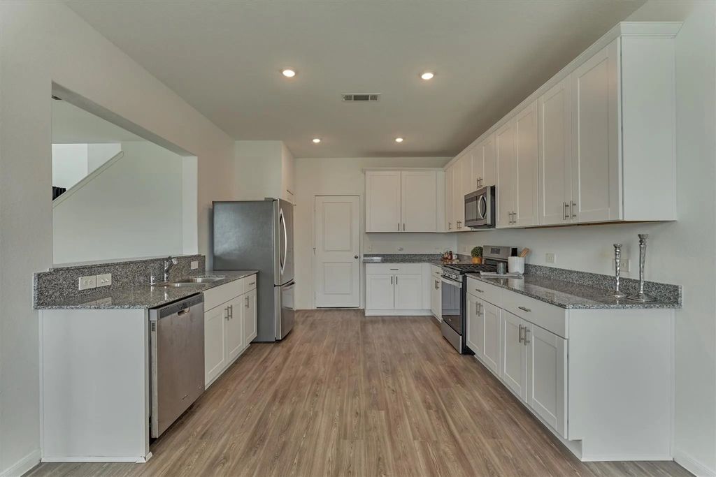 5406 Balerna Street, Spring
