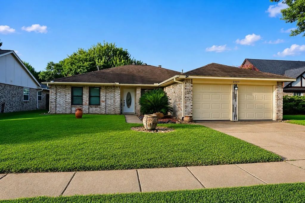 20011 Eastman Place, Katy