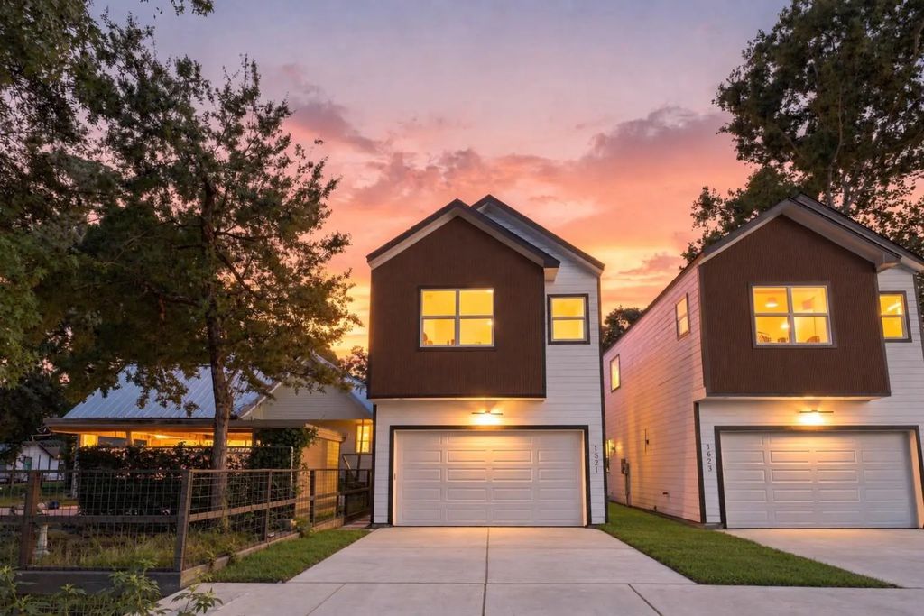 1521 Armada Drive, Houston