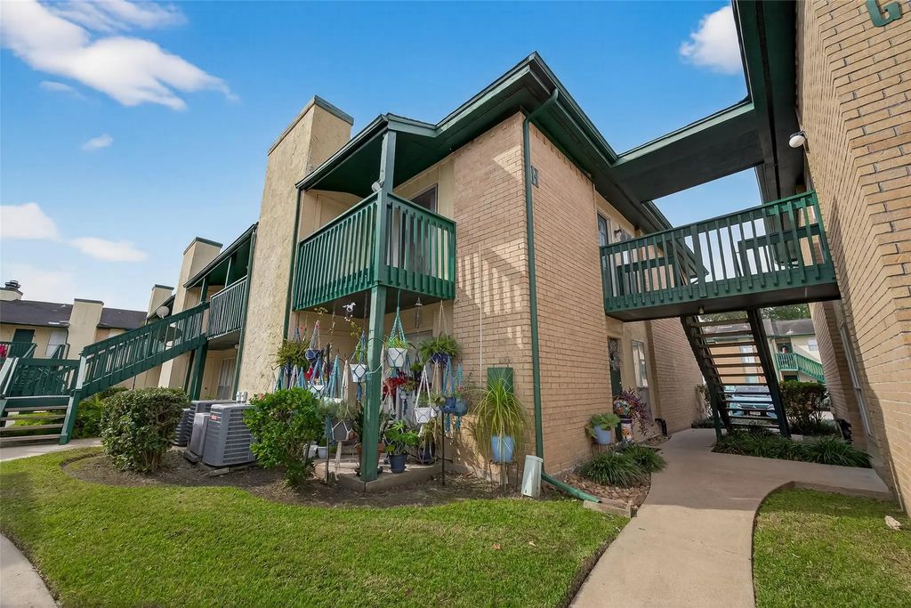 1516 Bay Area Boulevard H10, Houston