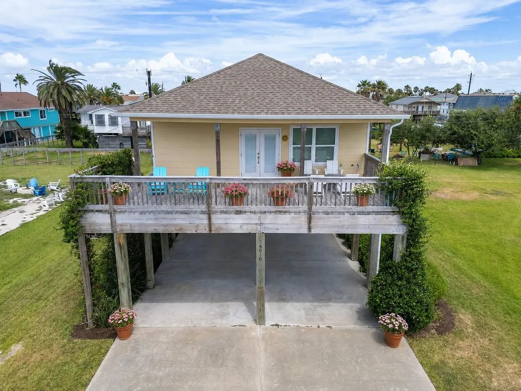 16610 Jolly Roger Road, Jamaica Beach