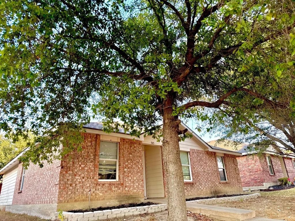 745 Grambling Dr, Dallas