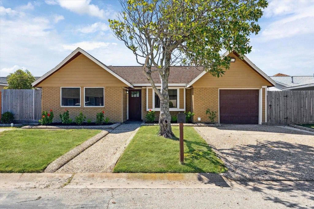 3411 80th Street, Galveston