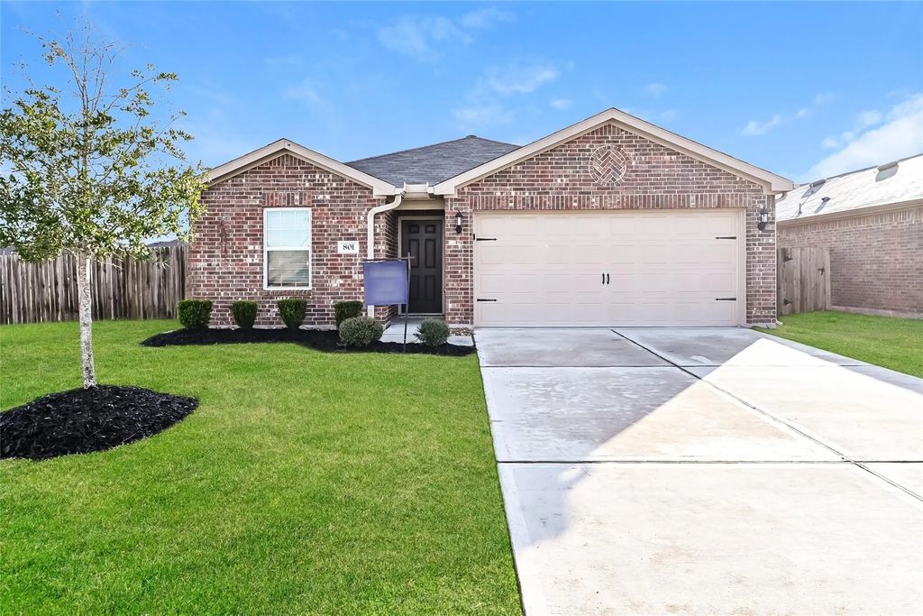 801 Painted Bison Drive, La Marque