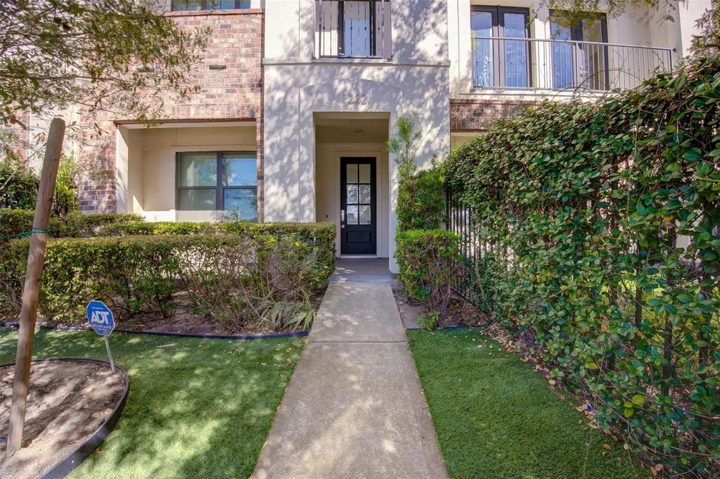 1222 W Dallas Street, Houston