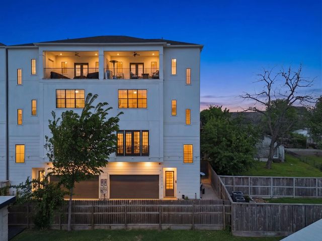 4306 Center Street, Houston