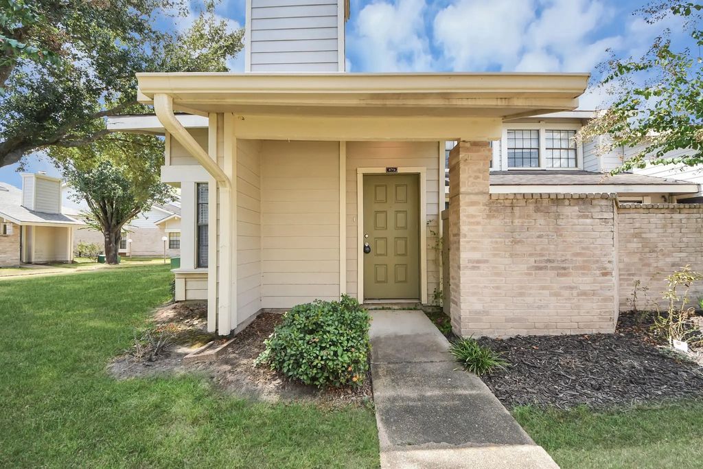 11917 Bob White Drive 14-879, Houston