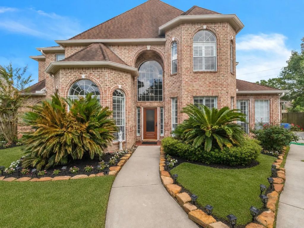 17902 Saint Emilion Court, Spring