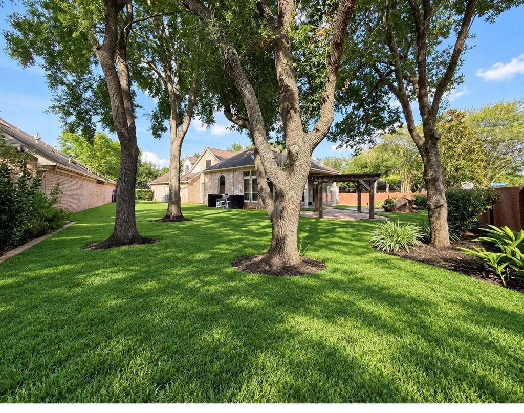 8746 Rippling Water Drive, Sugar Land