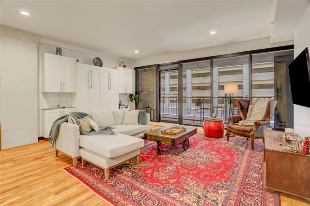 917 Main Street 305, Houston