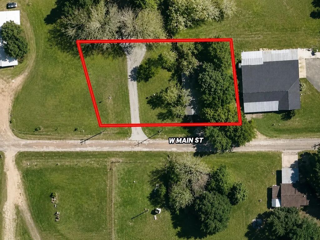 808 W Main Street, Eagle Lake