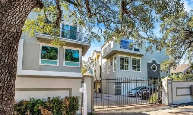 3011 Houston Avenue, Houston