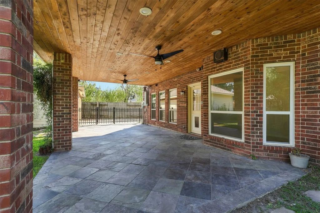 1909 Harbour Cove Drive, Seabrook
