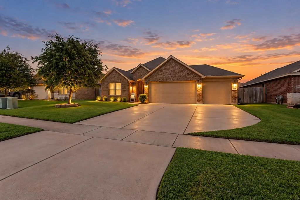 2018 Eagle View Drive, Navasota