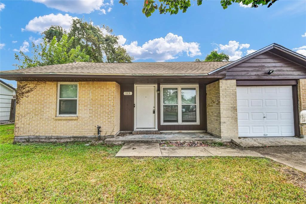 113 S Yaupon Street, Lake Jackson