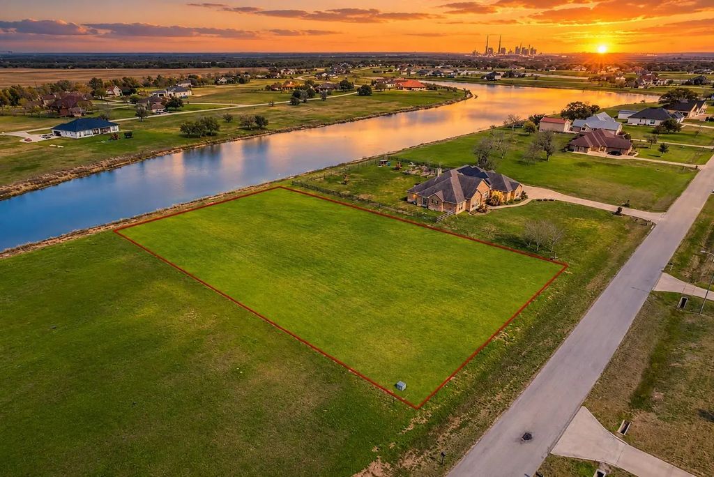 6818 Brazos Lakes Drive, Richmond