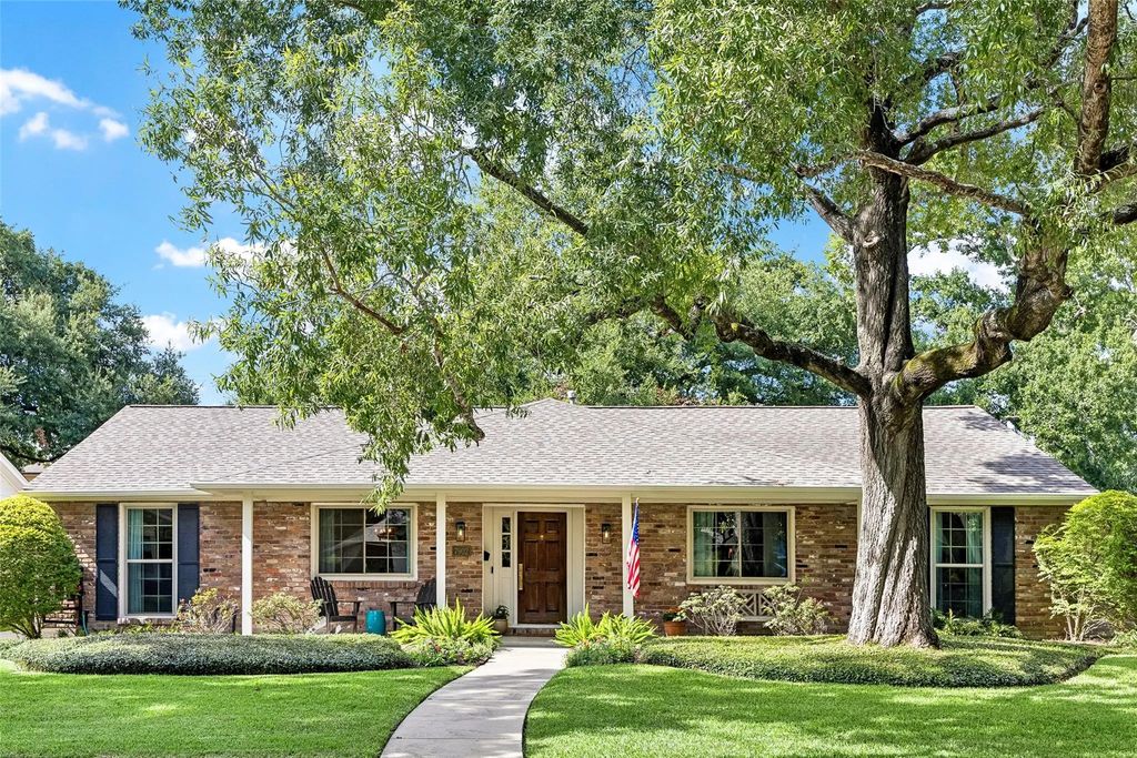 7902 Burgoyne Road, Houston