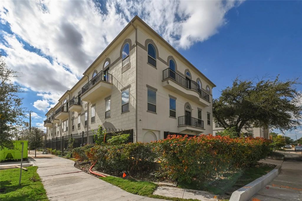 5801 Winsome Lane 305, Houston