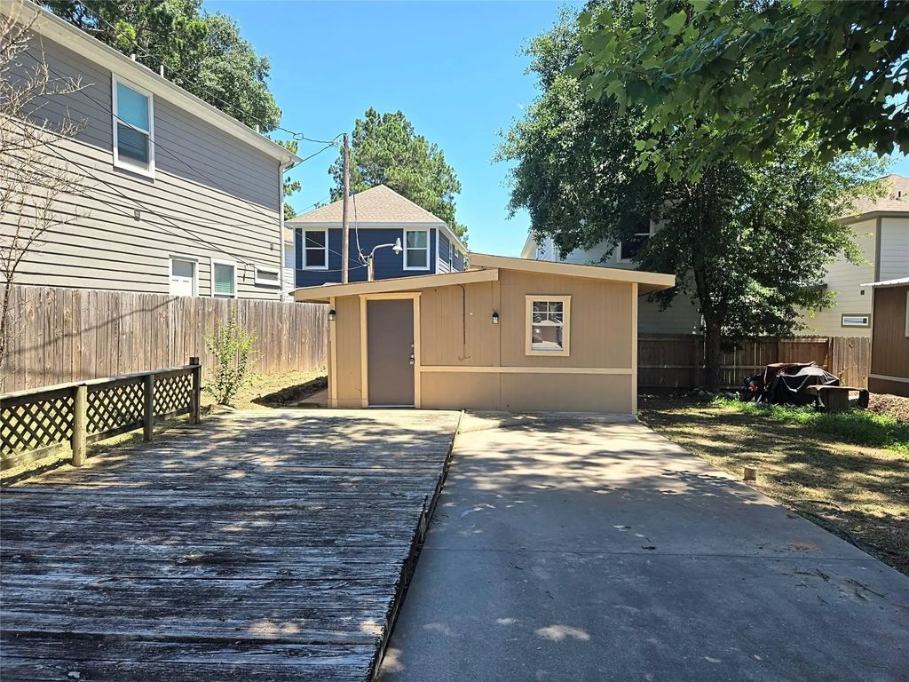 16701 Meadowcroft, Montgomery