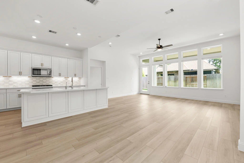 21459 Llano Grande Boulevard, Porter