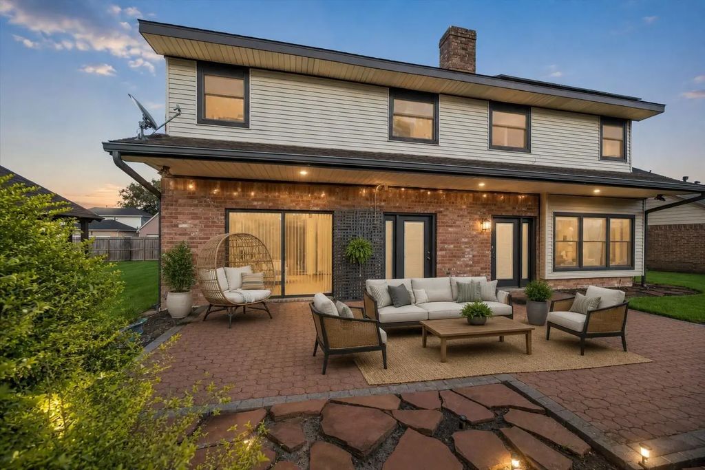 3902 Crystal Falls Drive, Missouri City