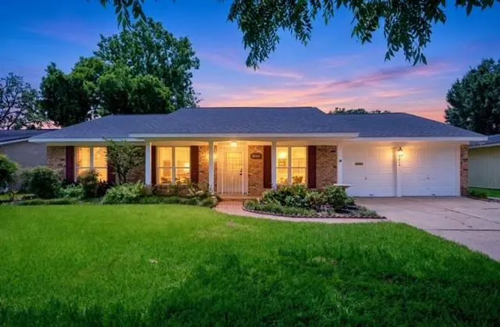 9515 Beverlyhill Street, Houston