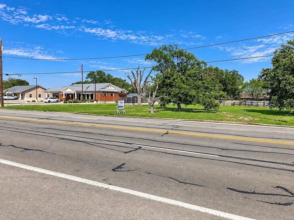 711 S Eagle Street, Weimar