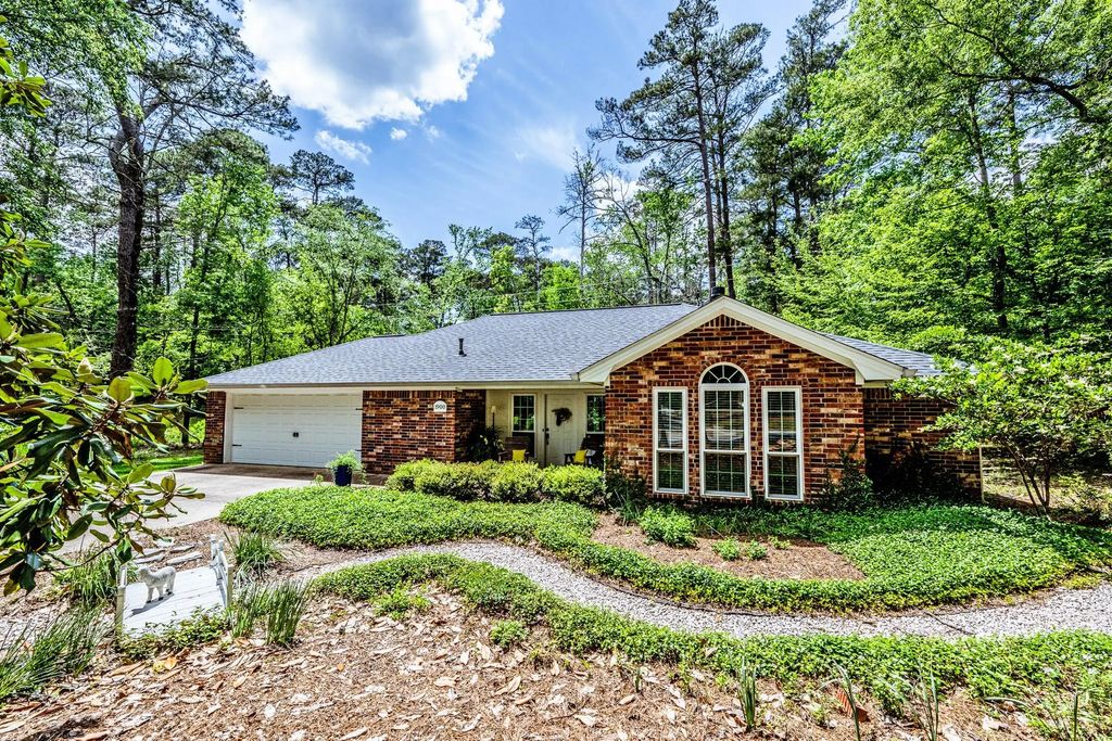 1900 Camellia Drive, Huntsville