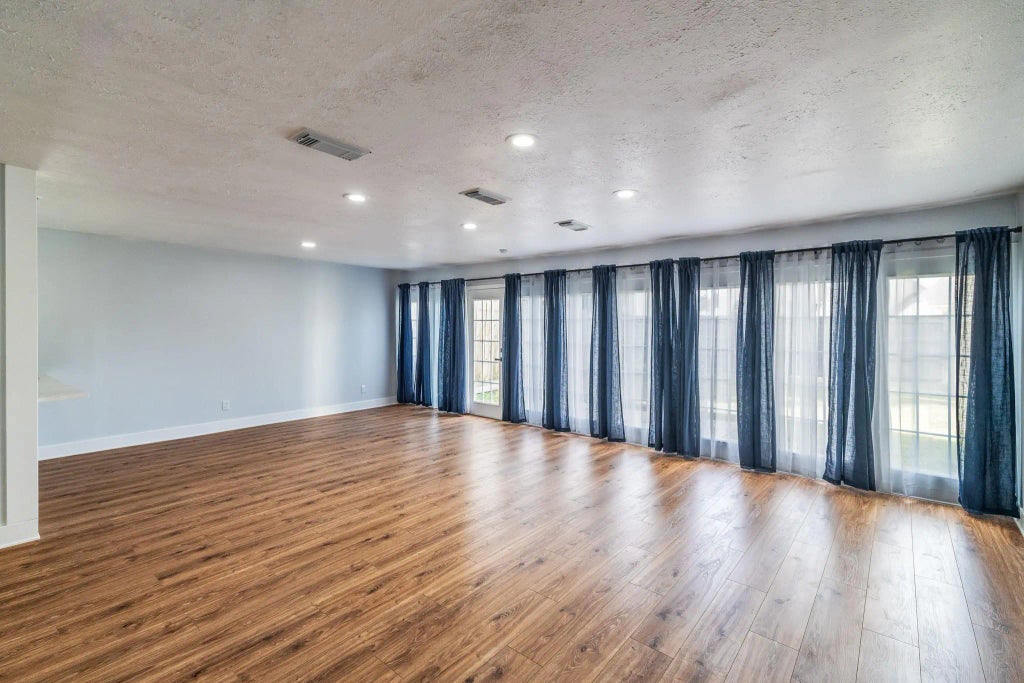 3939 Knollcrest, Montgomery