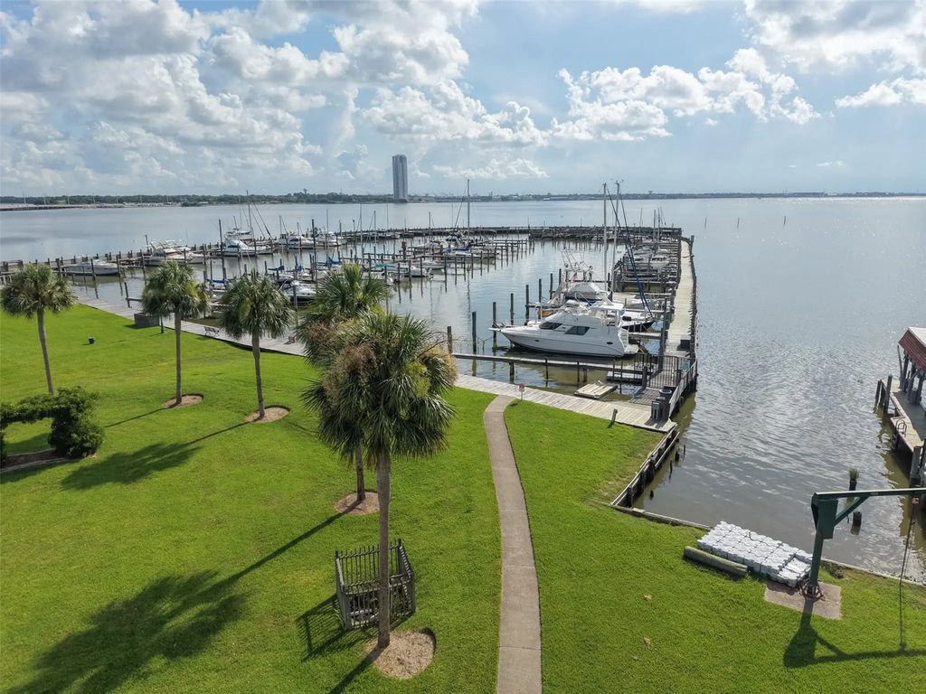 18040 Bal Harbour Drive, Houston