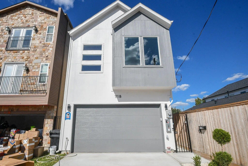 111 E 33rd Street B, Houston