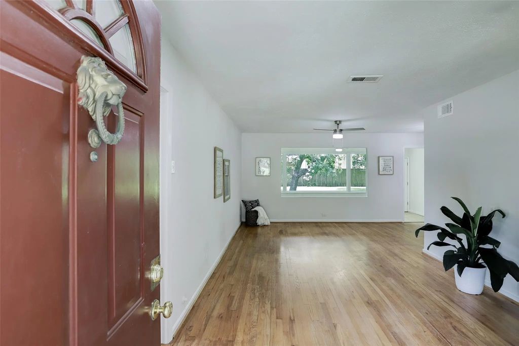 4125 Woodfox Street, Houston