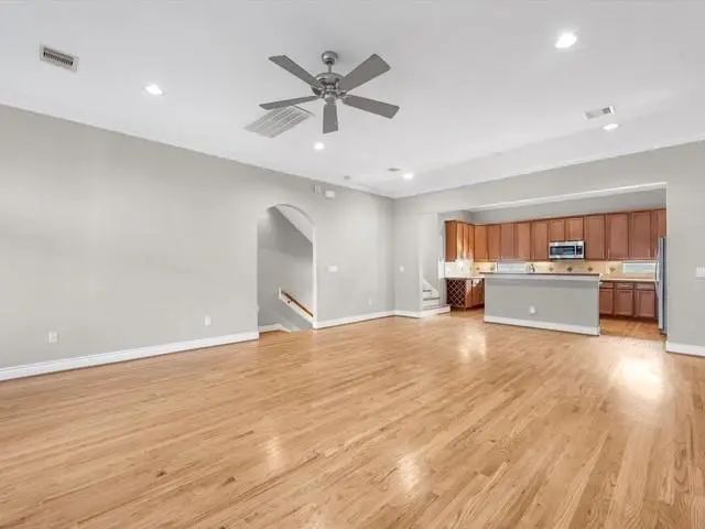 2505 Dallas, Houston