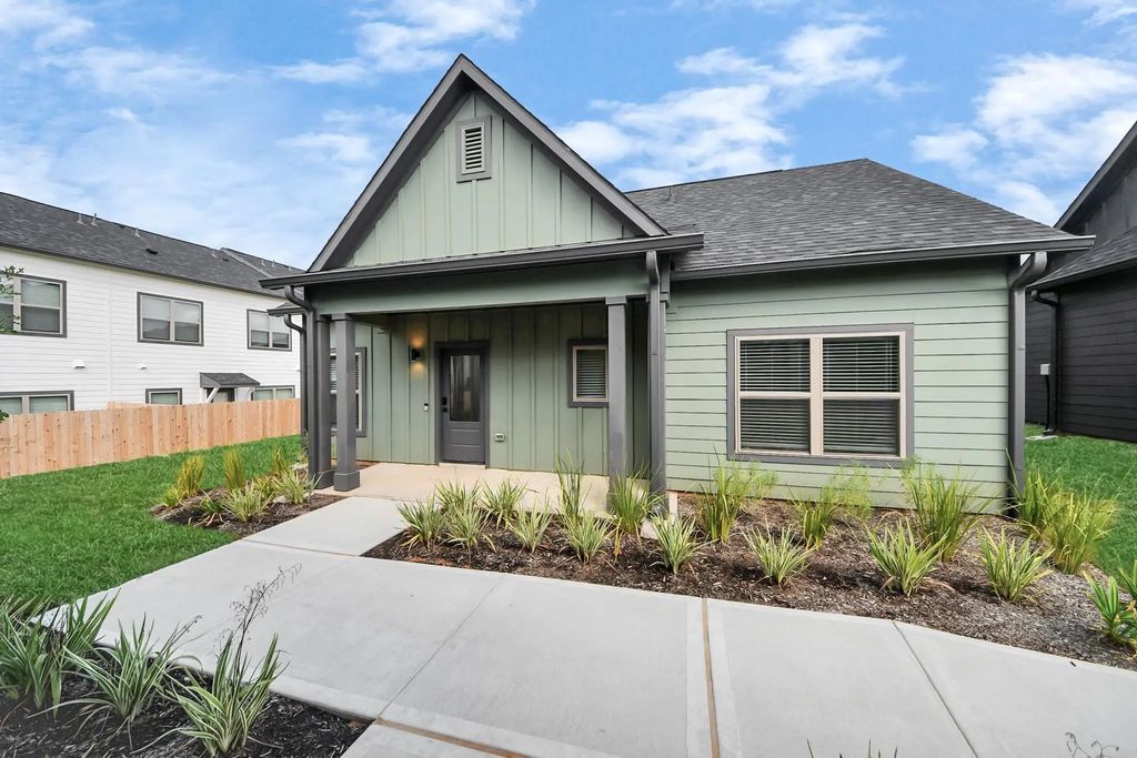 7711 Longmire Road 37, Conroe
