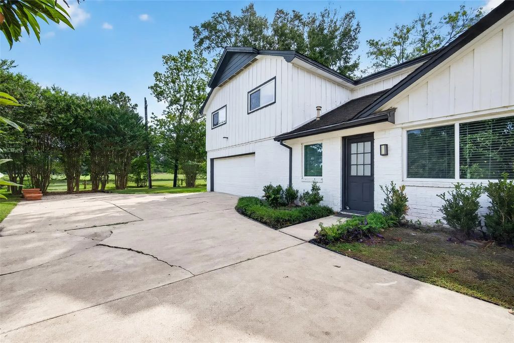 6707 Burning Tree Drive, Houston