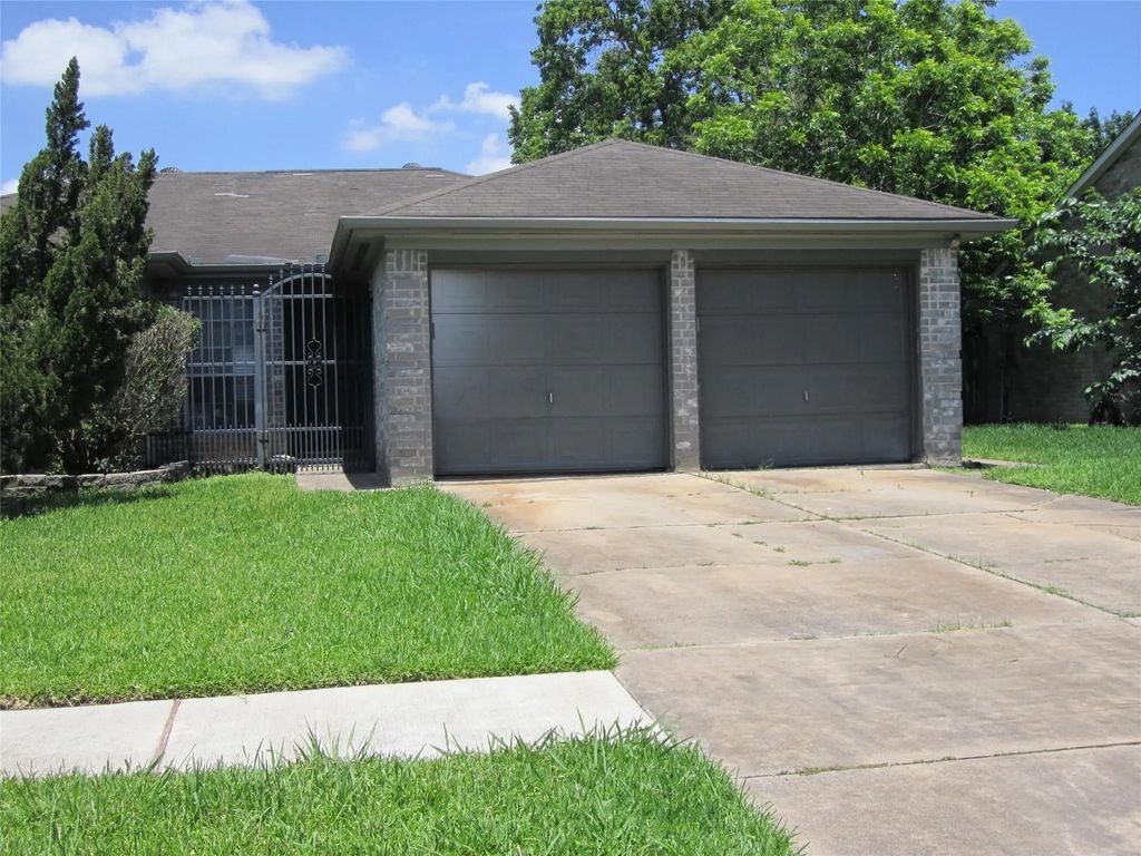 1142 Mossridge Drive, Missouri City