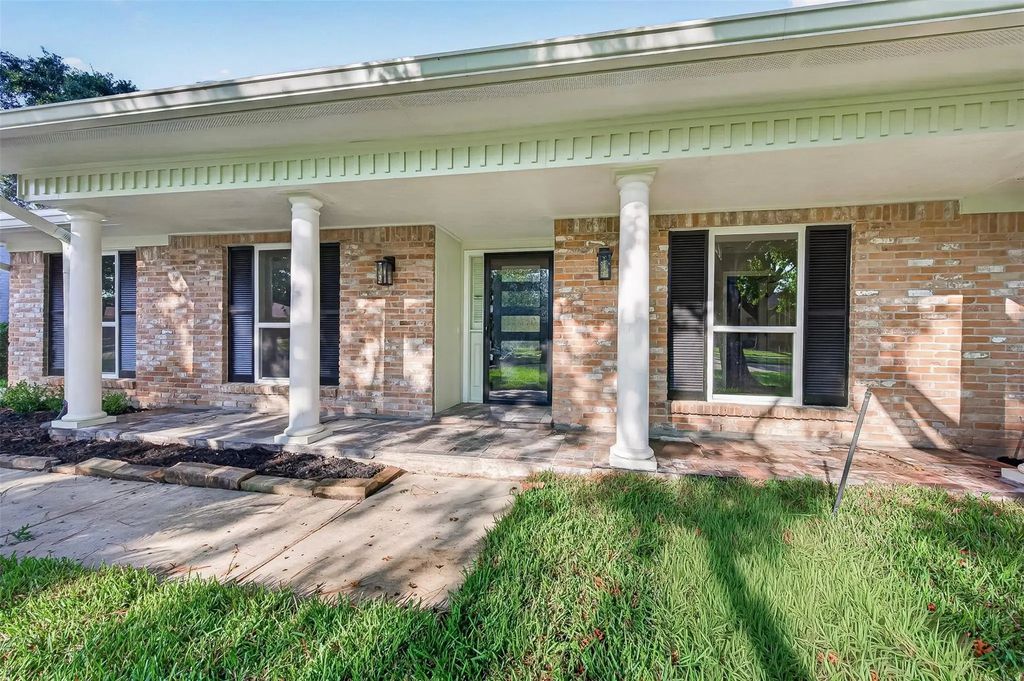 1722 Shannon Valley Drive, Houston